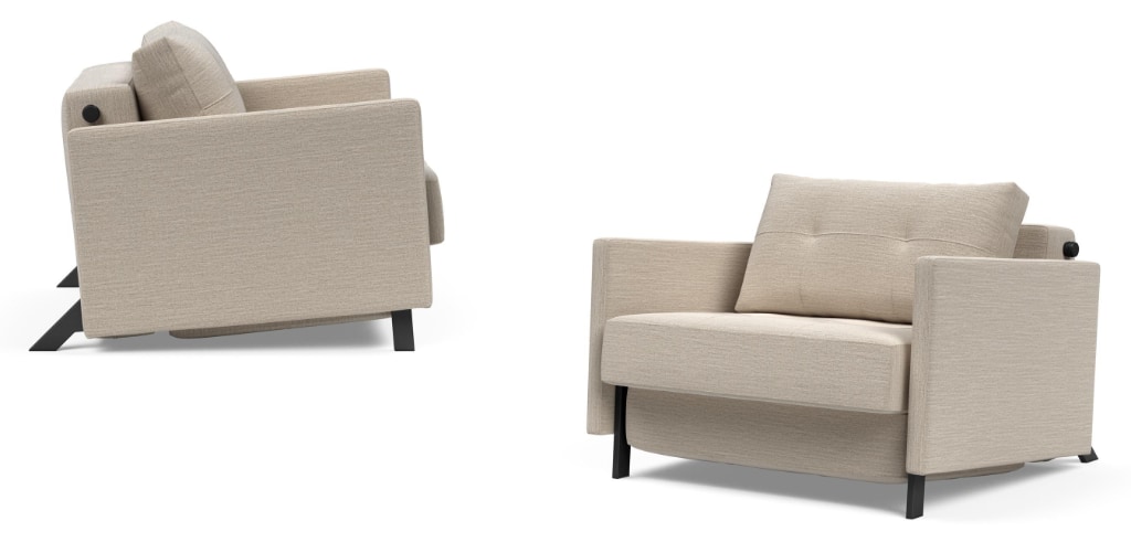 Cubed 90 bäddfåtölj med armstöd, klädd i tyg 612 Blida Sand Grey, som fåtölj