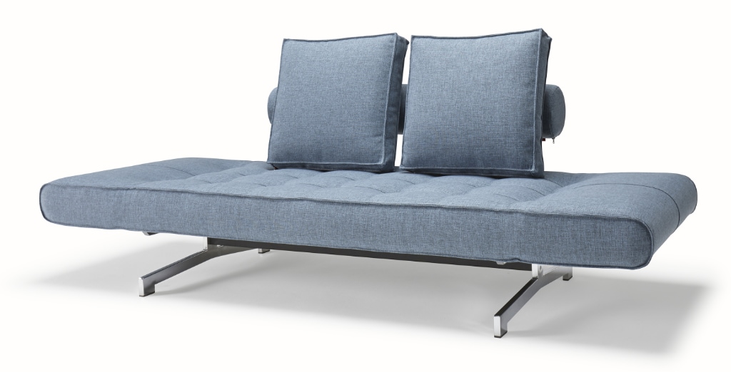 Ghia Chrome dagbädd, klädd i tyg 525 Mixed Dance Light Blue, som säng