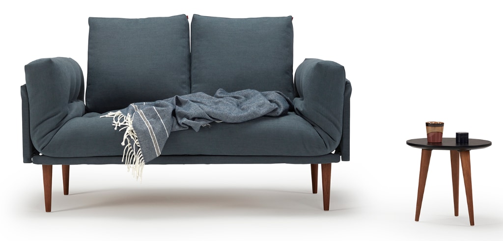 Rollo bäddsoffa med Styletto ben, klädd i tyg 573 Vivus Dusty Blue, som soffa