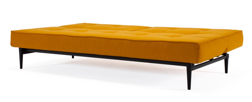 Splitback bäddsoffa, klädd i tyg 507 Elegance Burned Curry, med Styletto Dark Wood ben